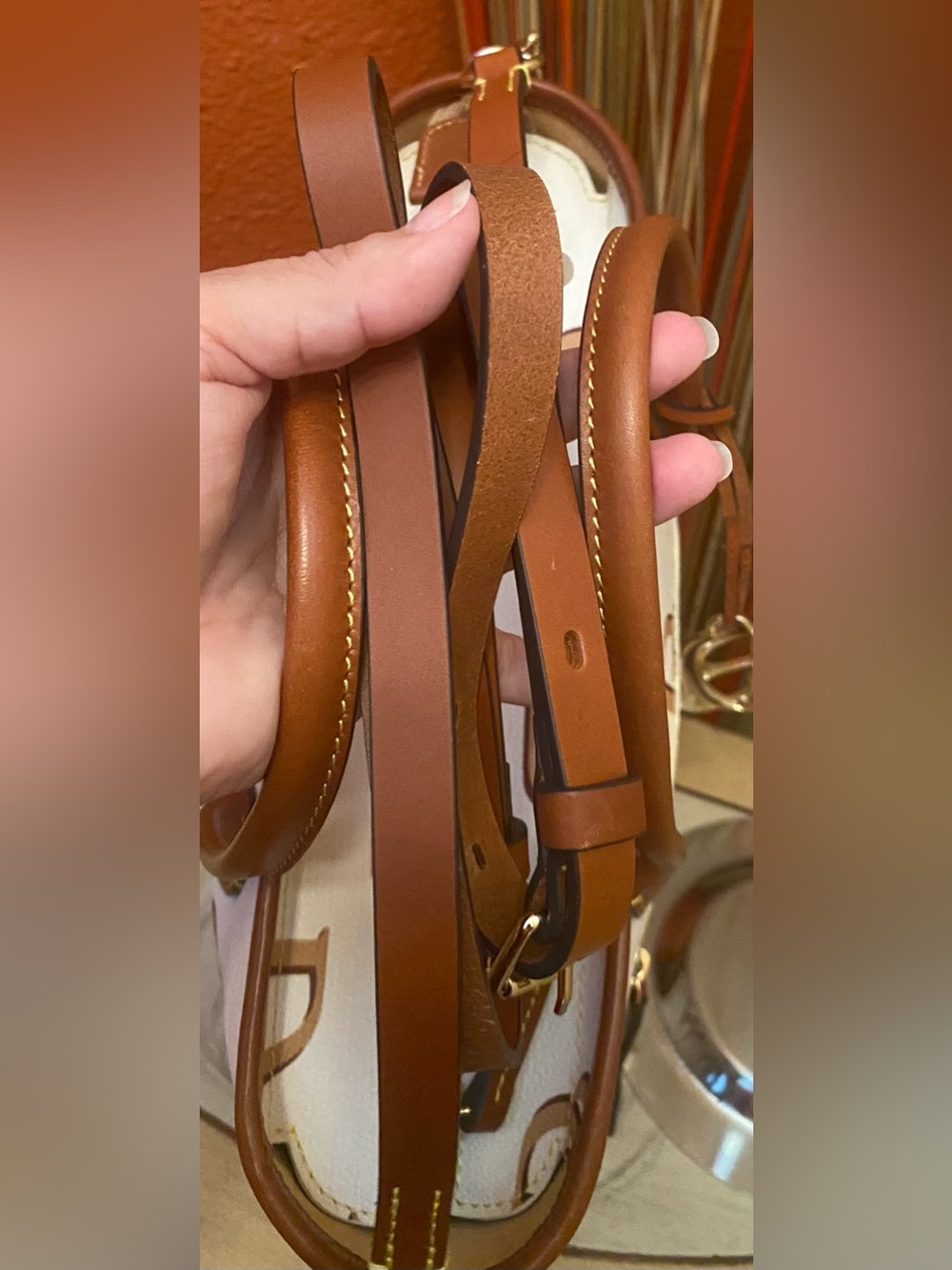Dooney & Bourke - LIKE NEW - Monogram Tote in beige/ivory with tan leather trim - Picture 12 of 16
